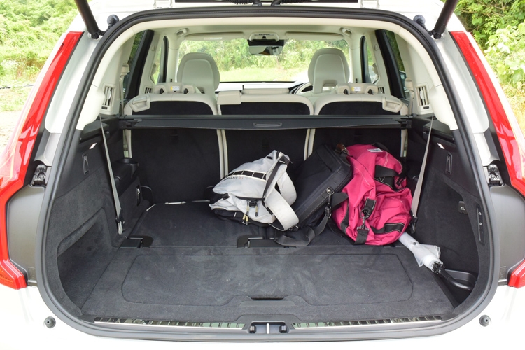 3列目シートを使わなければこれだけ広く使える（ボルボXC90）