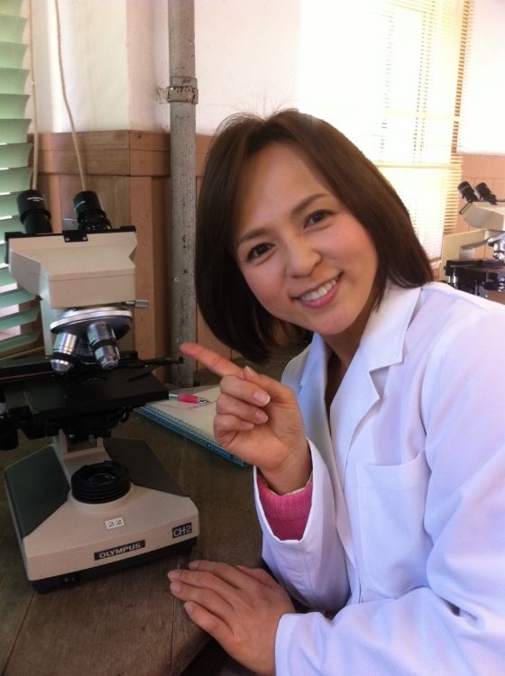 白衣姿のいとうまい子