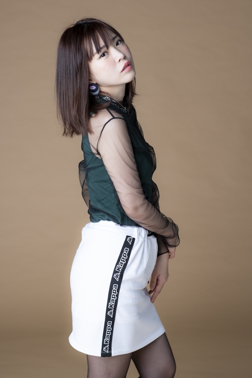 グラビア撮影にも積極的に挑戦するパチンコライターのナミ（撮影／藤岡雅樹）