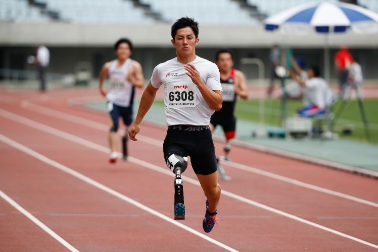 パラアスリートの小須田潤太選手（SportsPressJP/アフロ）