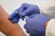 ワクチンの治験を初めている創薬ベンチャーも(共同通信社)