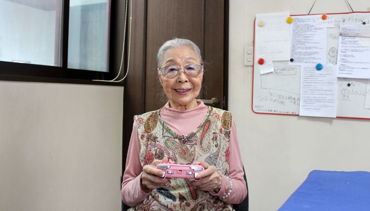 39年前にプレイした家庭用ゲーム機も最新オンゲも語れる90歳