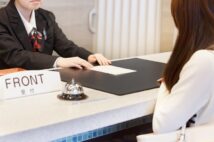 休業明けホテルに宿泊した旅行客の落胆 セルフサービスでも料金同じ…