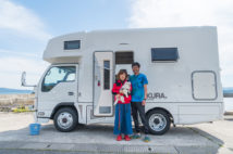 3カ月、駐車場に住んだバンライファー夫妻。40代後半で退職、家を売却した理由【バンライフの日々1】