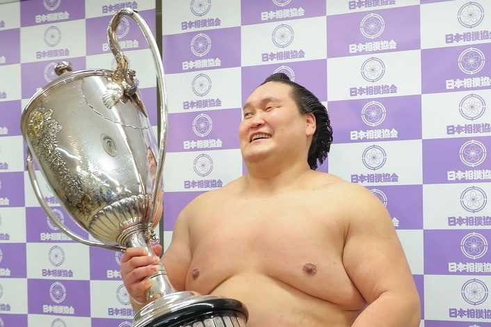 【写真】奇跡の復活優勝を果たした照ノ富士、次は綱取りか ...