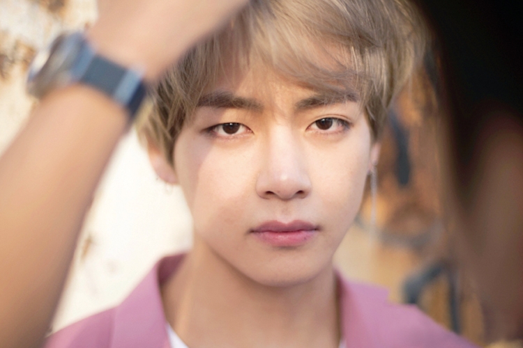 きりっとした眼差し(C)Dispatch