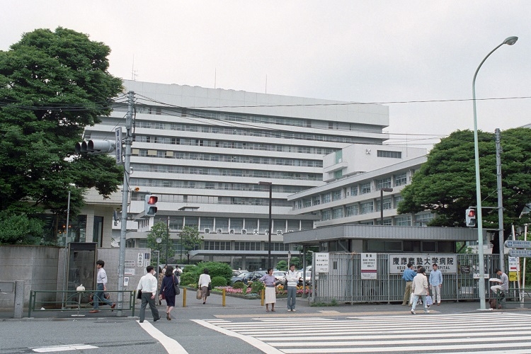 研修医が集団感染してから4か月（時事通信フォト）