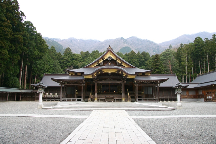 人間関係がスムーズになるパワーを秘めている（写真提供／彌彦神社）