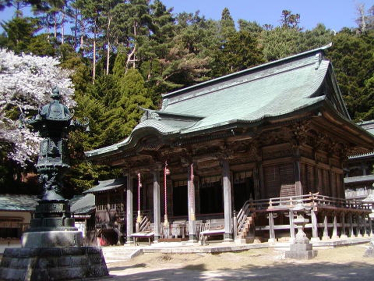 日本最古で最強の金運パワーを持つと言われる（写真／金華山黄金山神社提供）