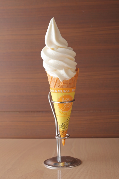 「山村ソフトクリーム」360円