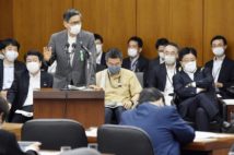 中身もゼロ（衆院厚労委員会の閉会中審査。共同通信社）