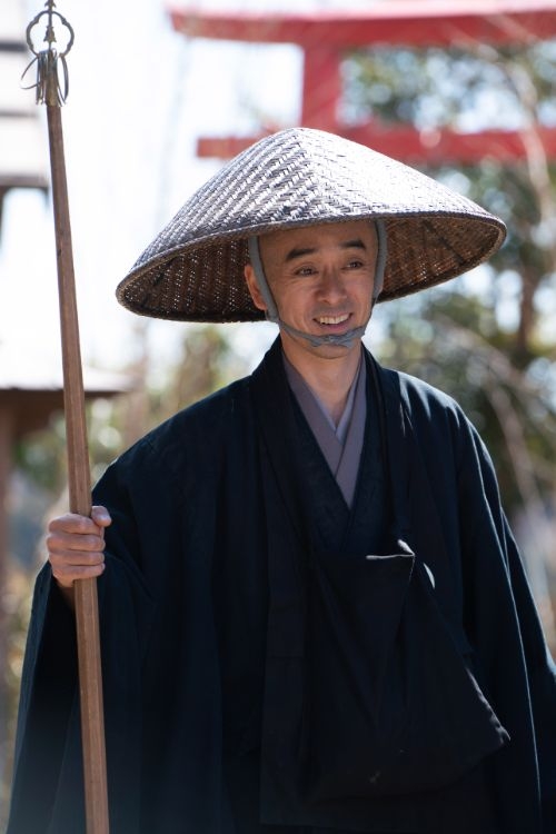 覚慶（滝藤賢一）はのちの室町幕府15代将軍・義昭である