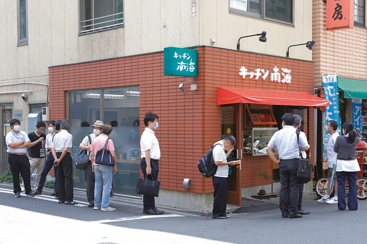 名物の行列は新しい店に引き継がれた