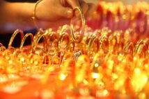 金価格がさらに急騰 ドルで資産を持つことは危険なのか?