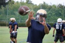フェースシールド義務化で暑すぎる学生アメフトの夏