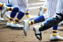 【甲子園交流試合】「白スパイク解禁」10度低い実験結果も、選手「黒には戻れない」