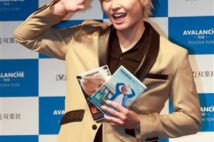 手越祐也、どこへ行く? 退所から1カ月半でエッセー出版、記者会見ではアノ人の名前も…