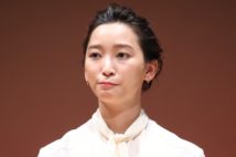 杏がフランス移住、東出昌大と子供の面会は継続　養育費の問題は未解決か