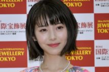 “2次元実写化もの”に出演多数の浜辺美波（時事通信フォト）