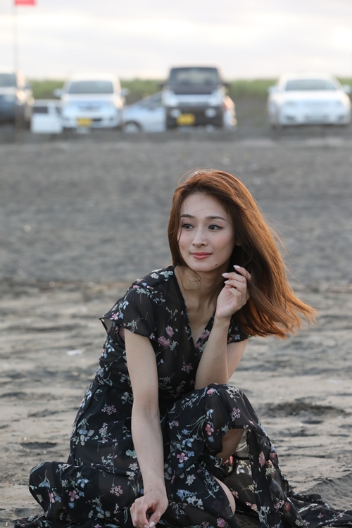 海でたそがれる