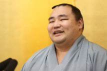 両横綱が不在の秋場所だったが…（写真は横綱鶴竜、時事通信フォト）