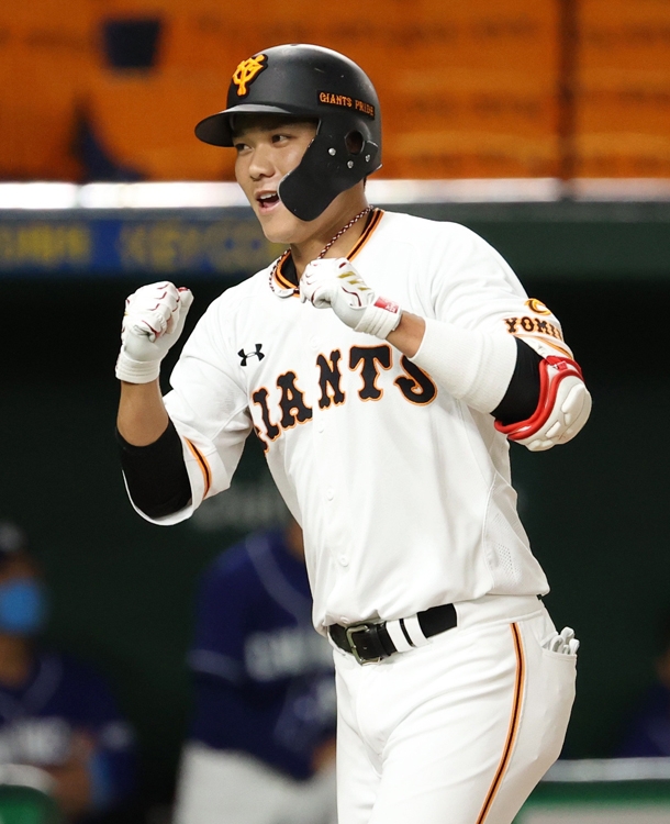 内野の要、坂本勇人選手（時事通信フォト）