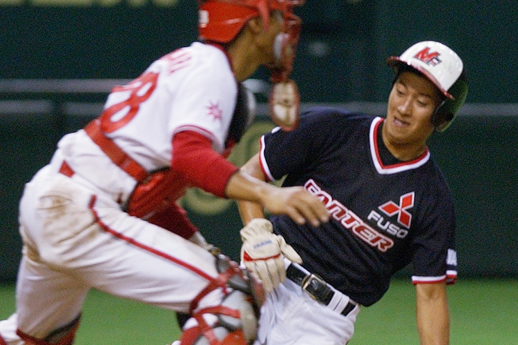 社会人チーム、三菱ふそう川崎時代の渡辺選手（時事通信フォト）