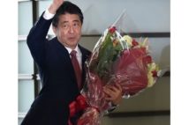 安倍氏、ユーミン、石田純一　各界の著名人が揃う「29年会」