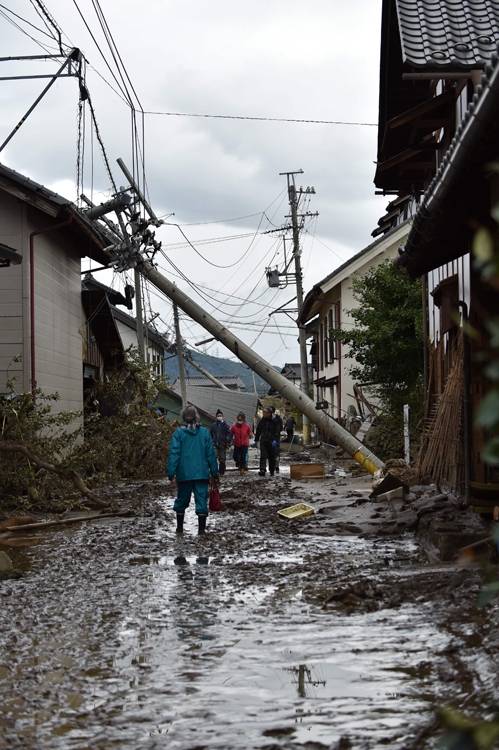 台風対策は屋内だけではなく屋外にも目を向ける（写真／AFP=時事）