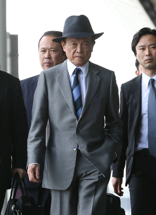 麻生氏も長男への世襲を模索か（時事通信フォト）