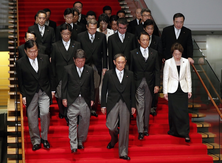 菅内閣は、安倍内閣を継承する「居抜き内閣」とも（写真／GettyImages）