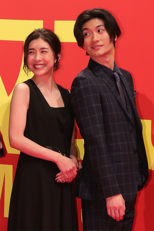 映画で共演していた竹内結子さんと三浦春馬さん