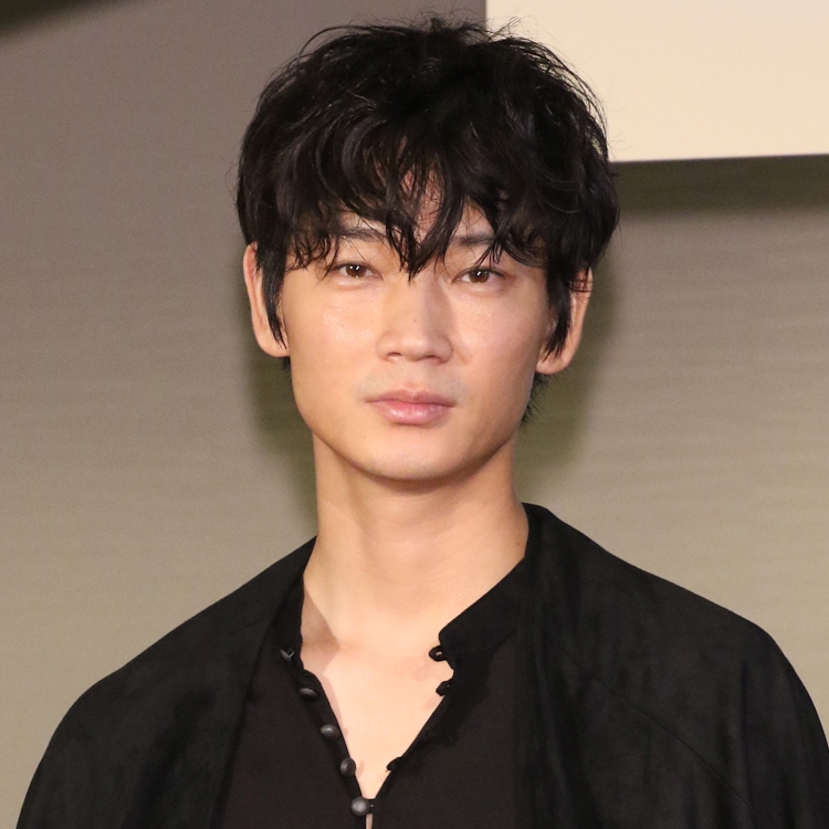 綾野剛もアラフォー俳優の1人