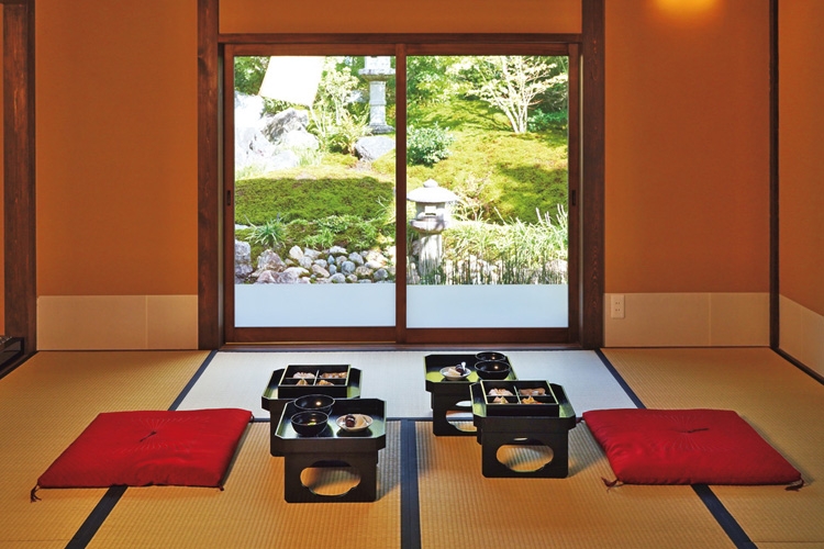 精進料理の弁当を堪能