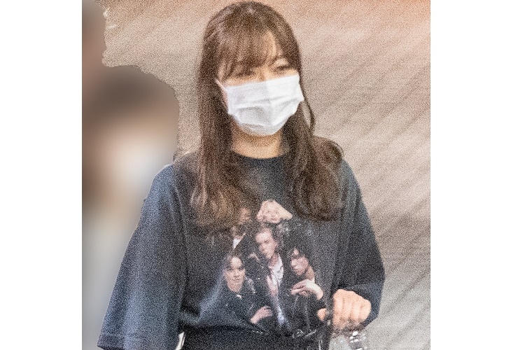 指原は6万円 ユーミンは金色 芸能人のド派手tシャツ姿 Newsポストセブン