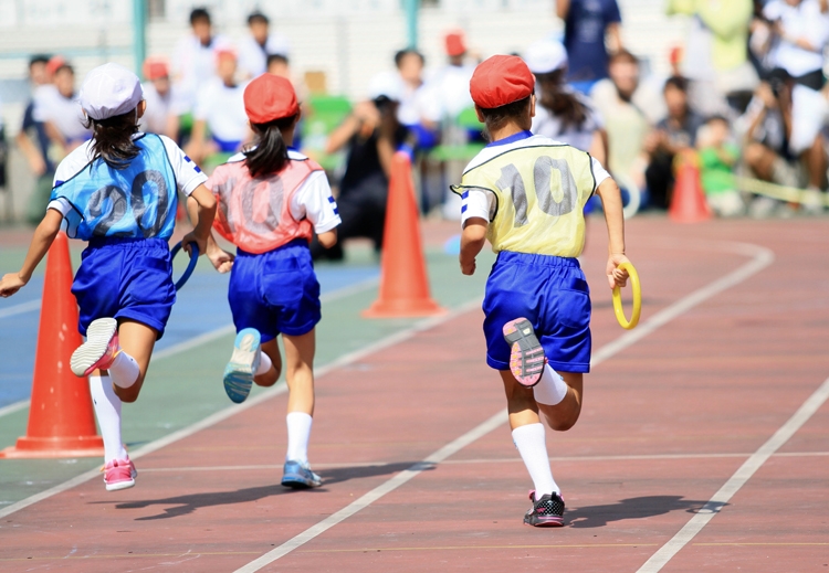 バトン 2m コロナ後の運動会 2mバトン、1人1球玉入れ、口パクソーラン｜NEWSポストセブン