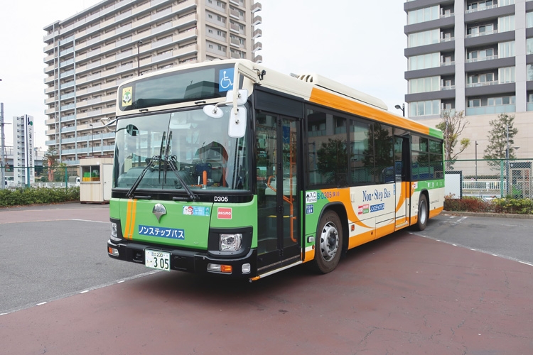 緑の車体デザインは、試験塗装された4案のうちから都民アンケートで選ばれたもの