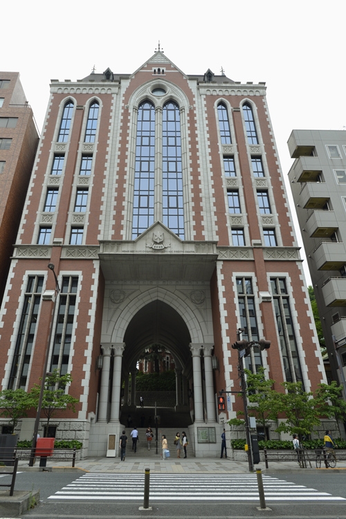 慶応大学・三田キャンパス（時事通信フォト）