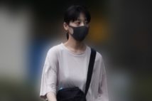 夏帆　ファッションセンス抜群の私服で「ぶどう」を振り回す