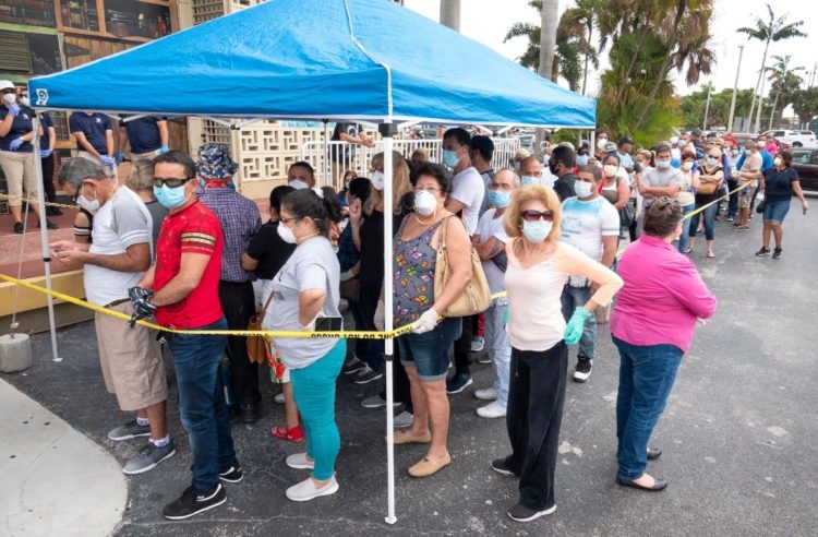 アメリカの失業はますます深刻に（EPA＝時事）