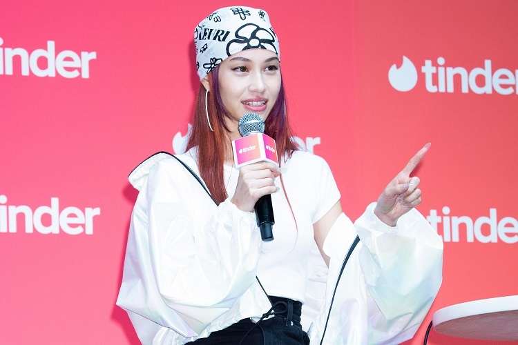 水原希子 Tinder会見に登場 マッチングアプリ使用を告白 Newsポストセブン 水原希子 Tinder会見に登場 マッチングアプリ使用を告白 Newsポストセブン