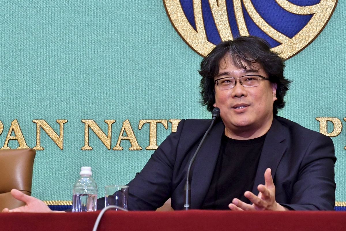 ポン ジュノ監督 ほえる犬は噛まない 何がすごいか ミニシアター押しかけトーク隊第4回 Newsポストセブン ポン ジュノ監督 ほえる犬は噛まない 何がすごいか ミニシアター押しかけトーク隊第4回 Newsポストセブン