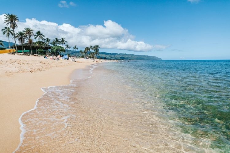 ハワイに行ける日を待ち望んでいる日本人は多い　Hawaii Tourism Authority (HTA) / Heather Goodman