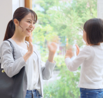 子ども置いて外出。日本はおとがめなし!海外は即逮捕?!