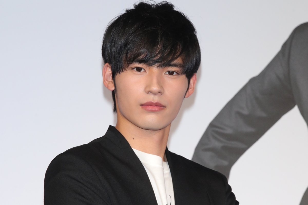 所属事務所と訴訟トラブルの岡田健史 兄貴 綾野剛が相談に乗る Newsポストセブン 所属事務所と訴訟トラブルの岡田健史 兄貴 綾野剛が相談に乗る Newsポストセブン