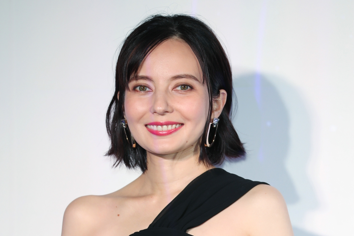 ベッキー 片岡コーチ夫妻 茨の道を乗り越え 3億円豪邸 Newsポストセブン