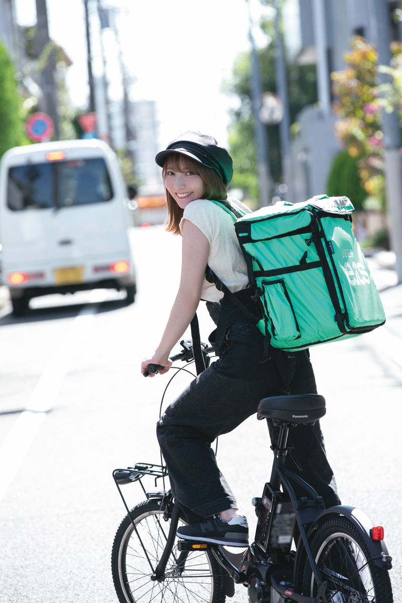 【画像】 美人Uber配達員　「一緒に食べませんか」と誘われることも  [471488408]->画像>4枚 