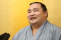 鶴竜は直近の7場所で6回休場しているが…（時事通信フォト）