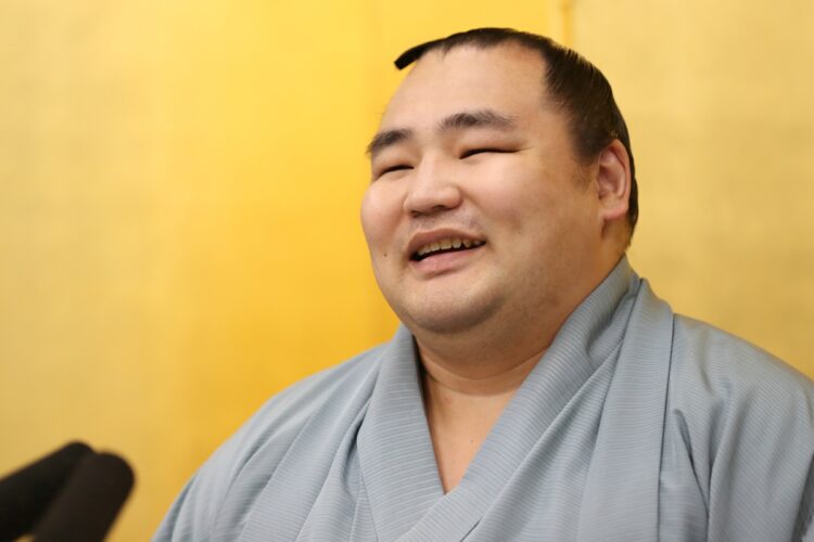 鶴竜は途中休場も含め直近の7場所で6回休場しているが…（時事通信フォト）