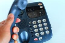 コロナ禍で注目「いのちの電話」元相談員 自分が追い詰められることも